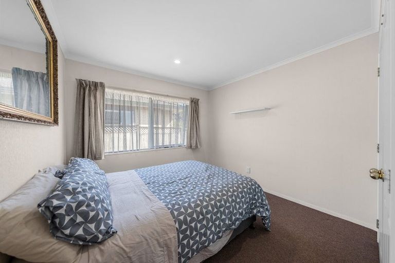 Photo of property in 33 Ruze Vida Drive, Massey, Auckland, 0614