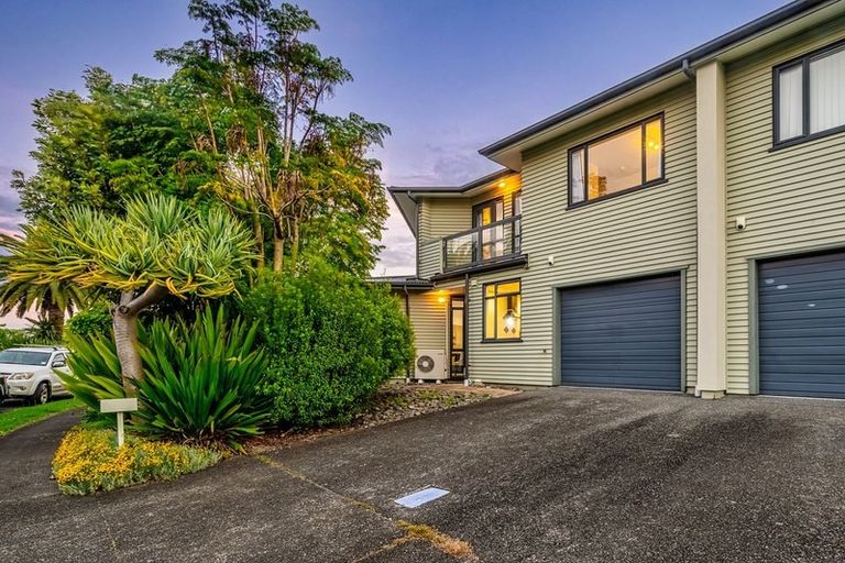Photo of property in 8/2 Armoy Drive, East Tamaki, Auckland, 2016
