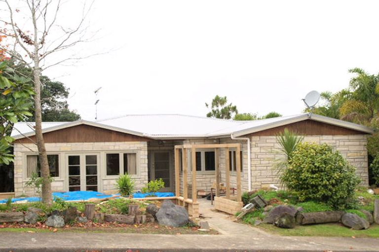 Photo of property in 84 Cockle Bay Road, Cockle Bay, Auckland, 2014