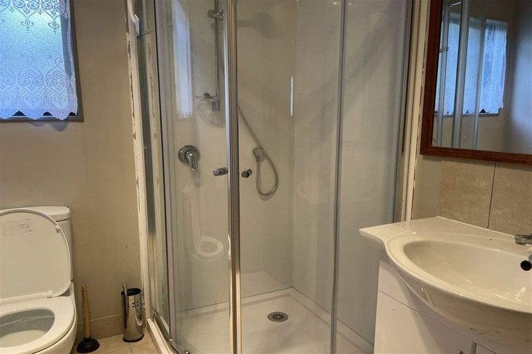 Photo of property in 29 Awaroa Road, Sunnyvale, Auckland, 0612