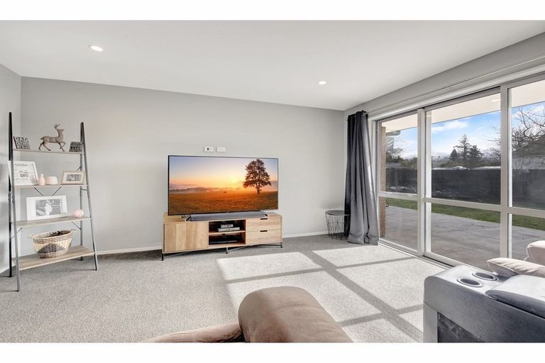 Photo of property in 177b High Street, Oxford, 7430