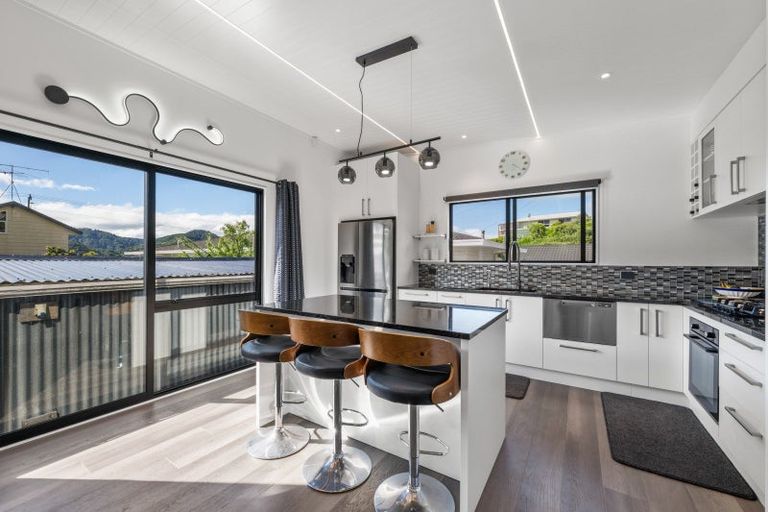 Photo of property in 4a Seaview Crescent, Picton, 7220