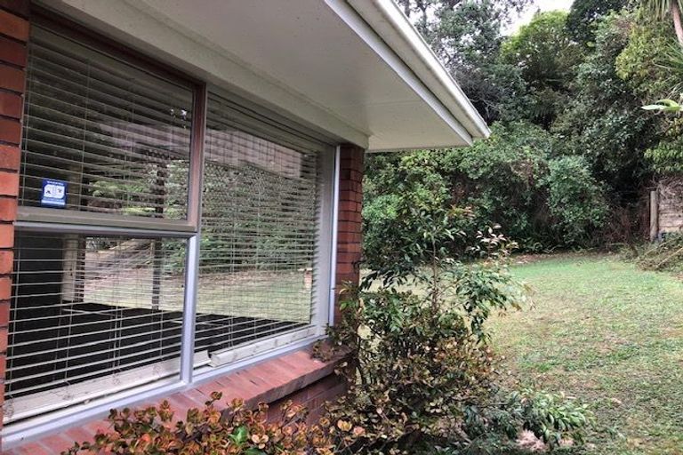 Photo of property in 2/19 Park Hill Road, Birkenhead, Auckland, 0626