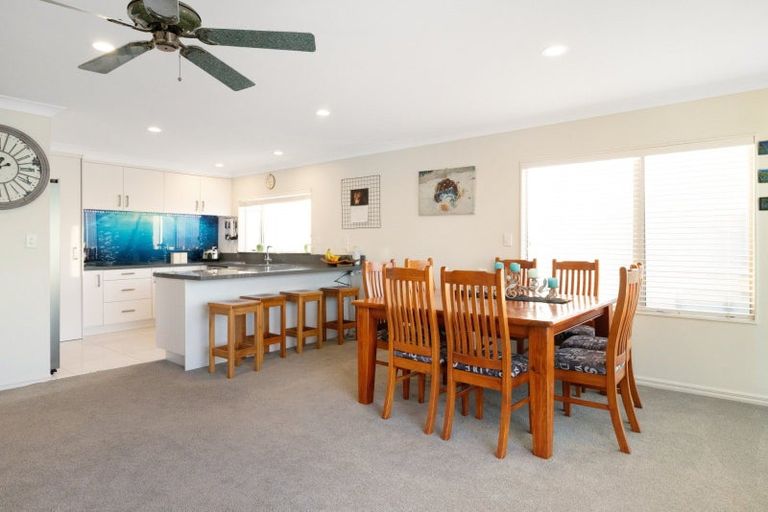 Photo of property in 65 Pukehina Parade, Pukehina, Te Puke, 3189