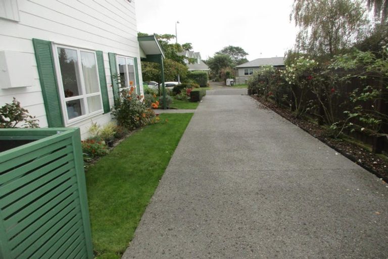 Photo of property in 5 Arthur Grove, Waikanae, 5036
