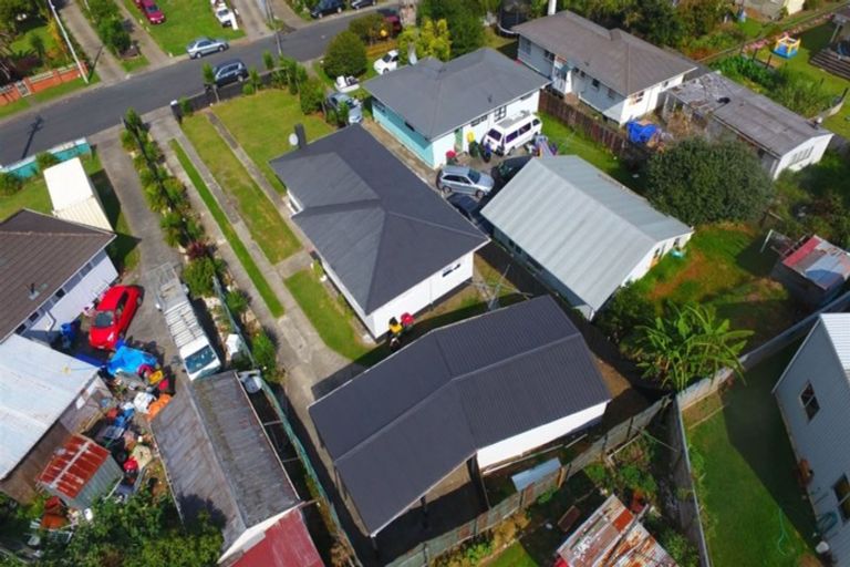 Photo of property in 8 Blake Road, Mangere East, Auckland, 2024