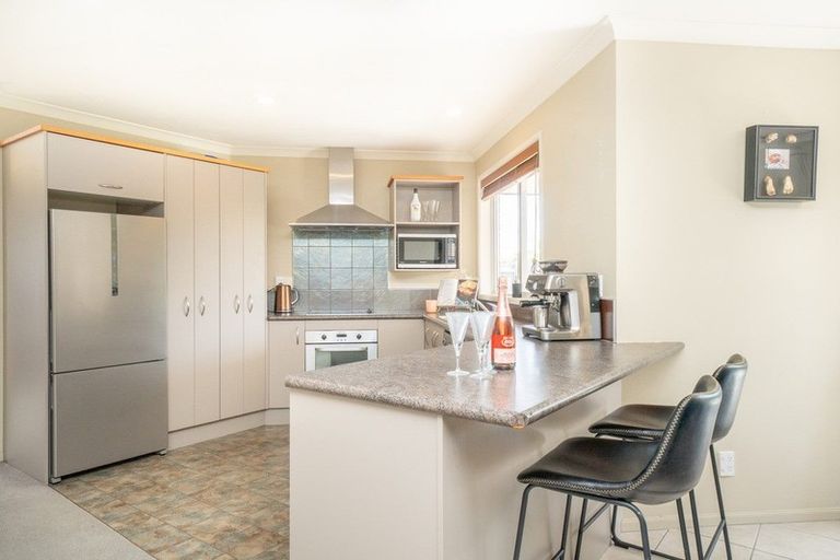 Photo of property in 34 Branigan Parade, Kelvin Grove, Palmerston North, 4414