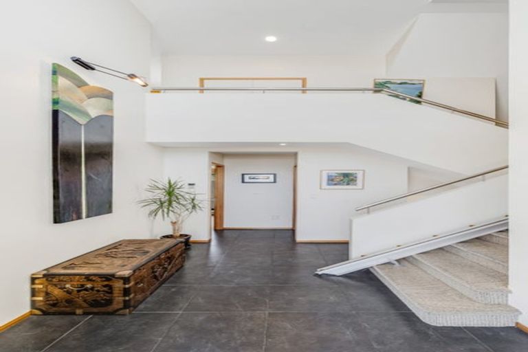 Photo of property in 33 Takutai Avenue, Half Moon Bay, Auckland, 2012