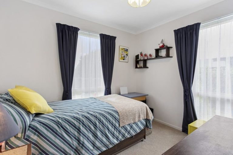 Photo of property in 45 Royal Park Drive, Parklands, Christchurch, 8083