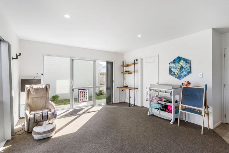 Photo of property in 1/26 Hollowout Street, Takanini, 2112