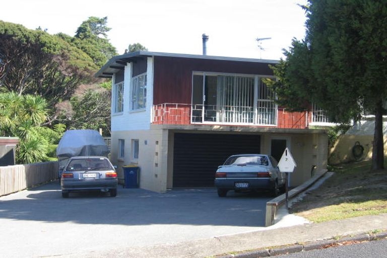 Photo of property in 7 Woodcote Drive, Glenfield, Auckland, 0629