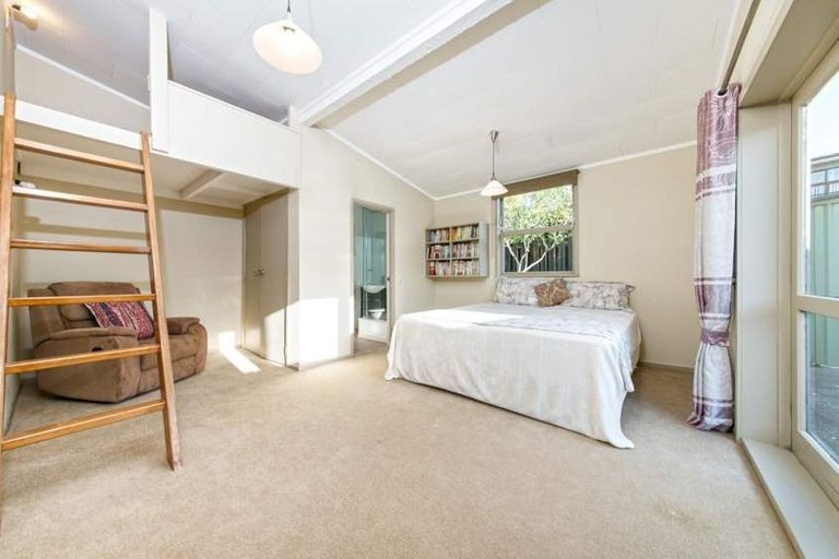 Photo of property in 43 Bramley Drive, Farm Cove, Auckland, 2012