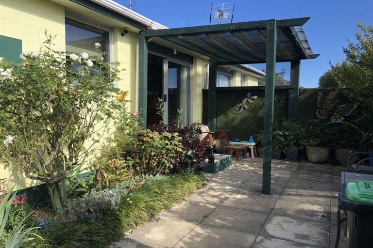 Photo of property in 2/84 Osborne Street, Waltham, Christchurch, 8011
