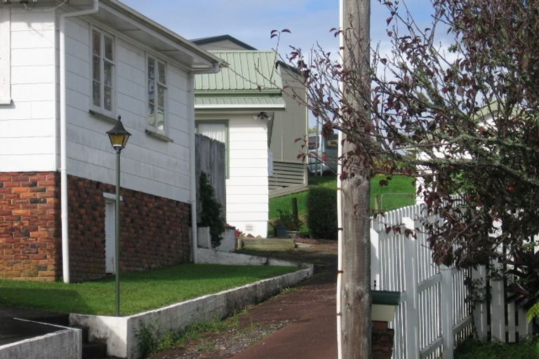 Photo of property in 64a Newington Road, Henderson, Auckland, 0612