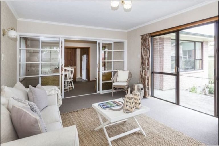 Photo of property in 6 Lochee Road, Upper Riccarton, Christchurch, 8041