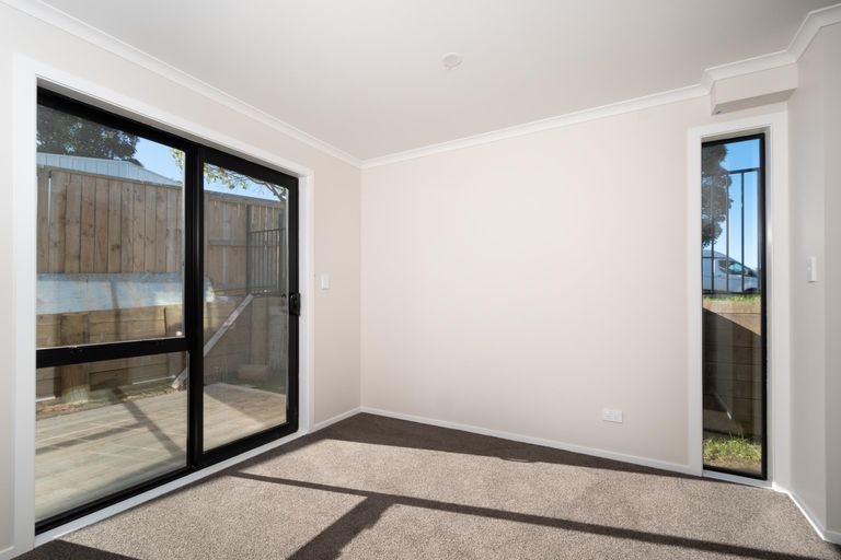 Photo of property in 1/65 College Road, Northcote, Auckland, 0627