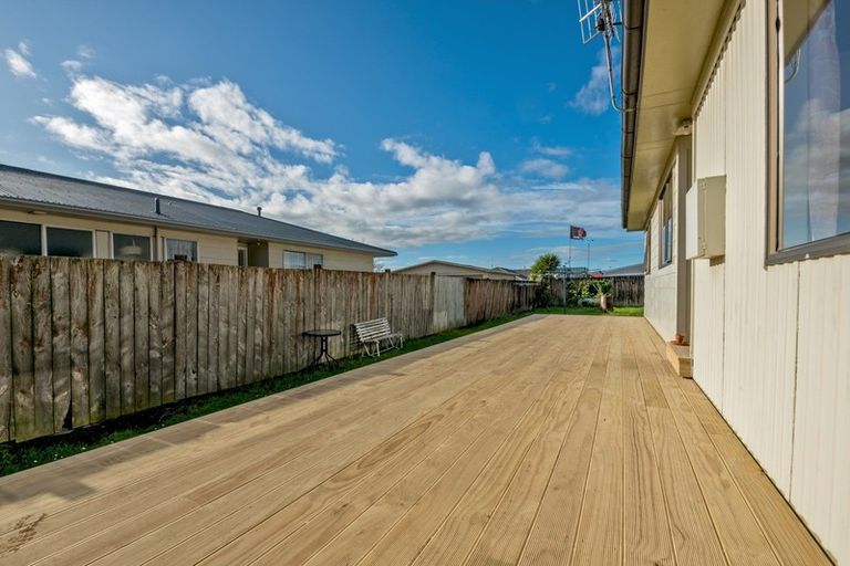 Photo of property in 9 Colonial Place, Kelvin Grove, Palmerston North, 4414
