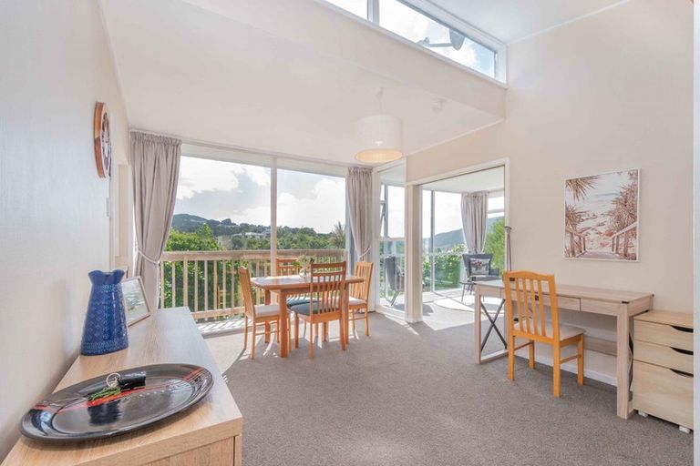 Photo of property in 1a Woodstock Terrace, Tawa, Wellington, 5028