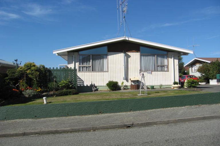 Photo of property in 2/23 Oxford Street, West End, Timaru, 7910