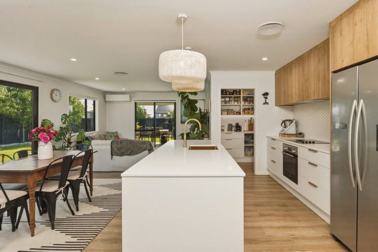 Photo of property in 102 Oakley Avenue, Springlands, Blenheim, 7201