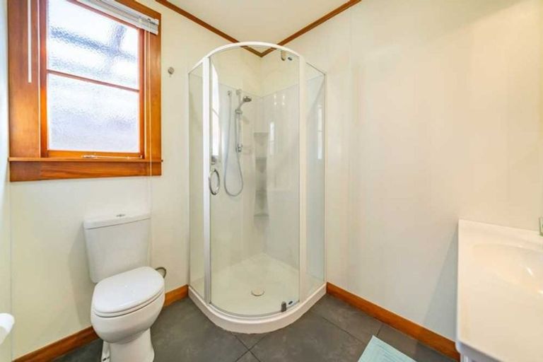 Photo of property in 25 Awamutu Grove, Waiwhetu, Lower Hutt, 5010