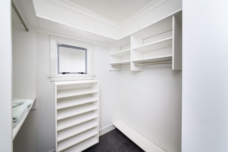 Photo of property in 4 Awatea Terrace, Hokowhitu, Palmerston North, 4410