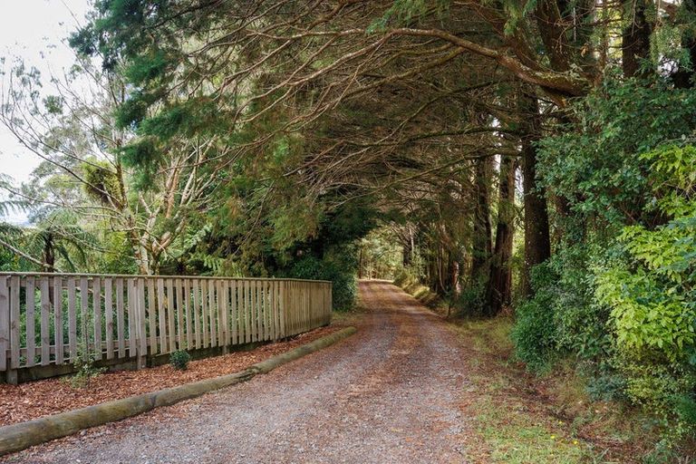 Photo of property in 303 Kahuterawa Road, Linton, Palmerston North, 4472