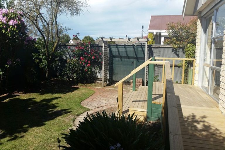 Photo of property in 17 Mckellar Place, Hornby, Christchurch, 8042
