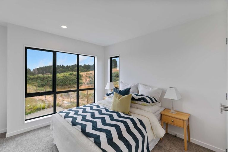 Photo of property in 4 Kauru Lane, Wainui, 0992