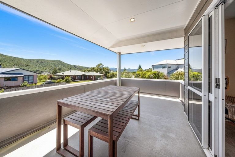 Photo of property in 102 Moana View Road, Waikawa, Picton, 7220