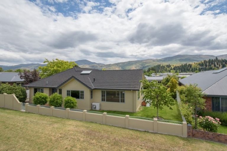 Photo of property in 37 Cairnmuir Crescent, Cromwell, 9310