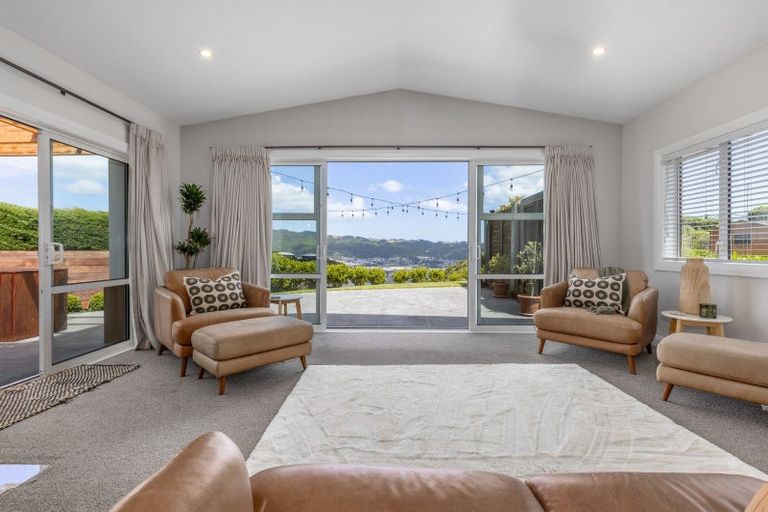 Photo of property in 9 Baxters Rise, Aotea, Porirua, 5024