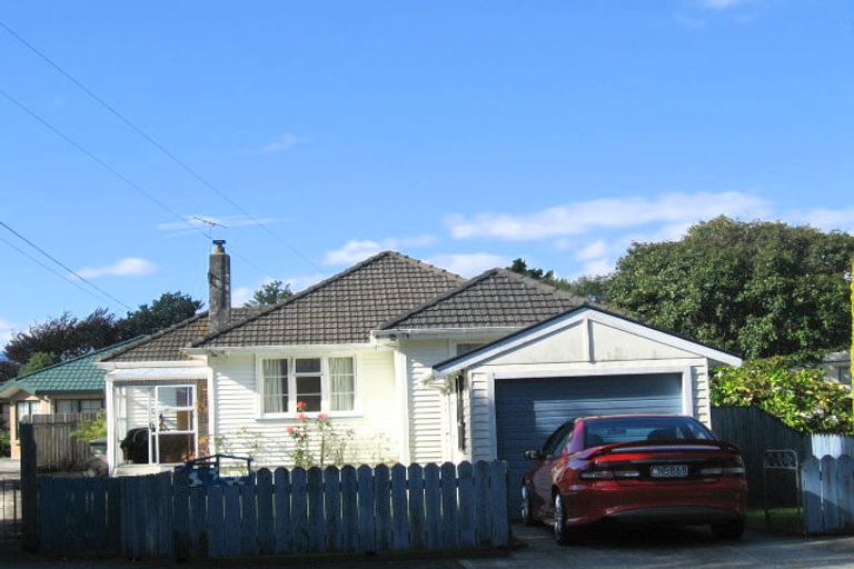 Photo of property in 20 Oxford Crescent, Ebdentown, Upper Hutt, 5018