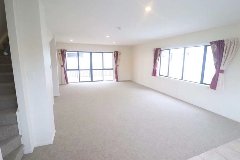 Photo of property in Krisley Court, 1/6 Ambrico Place, New Lynn, Auckland, 0600