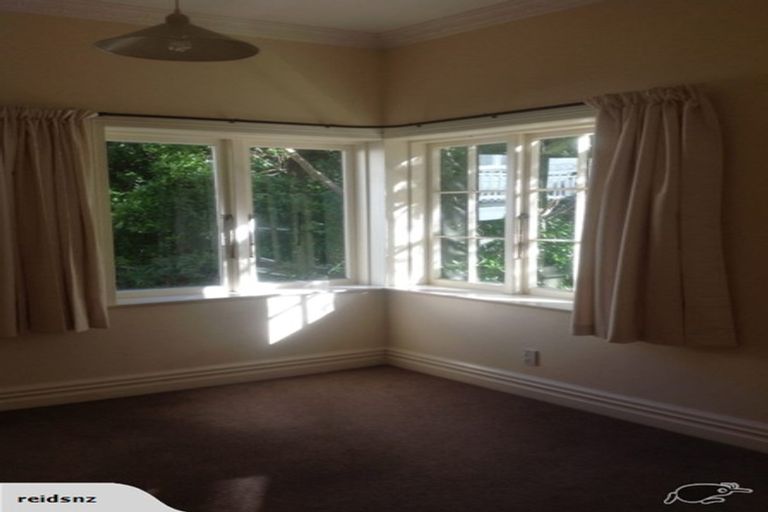 Photo of property in 12 Governor Road, Northland, Wellington, 6012