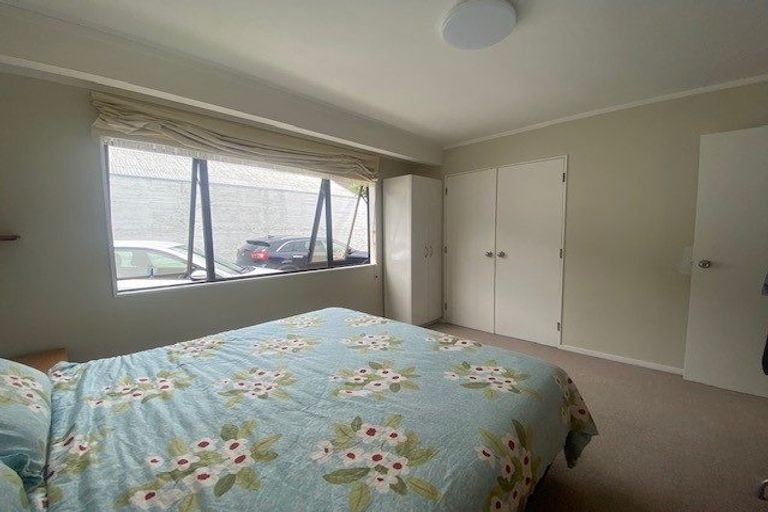 Photo of property in 207a Whites Line East, Waiwhetu, Lower Hutt, 5010