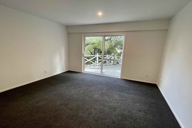 Photo of property in 17 Amapur Drive, Khandallah, Wellington, 6035