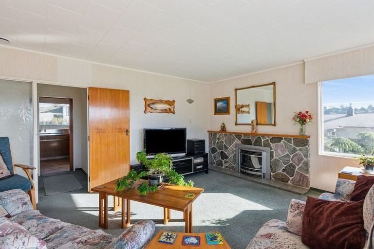Photo of property in 106 Ruapehu Street, Paraparaumu, 5032