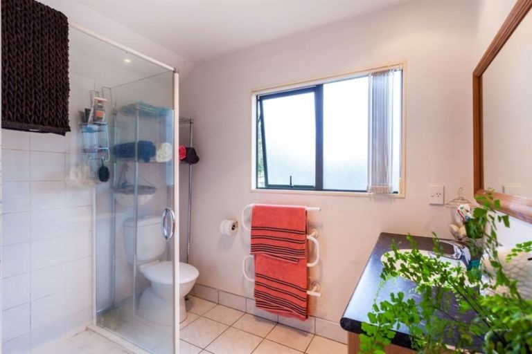 Photo of property in 90d Atkinson Road, Titirangi, Auckland, 0604