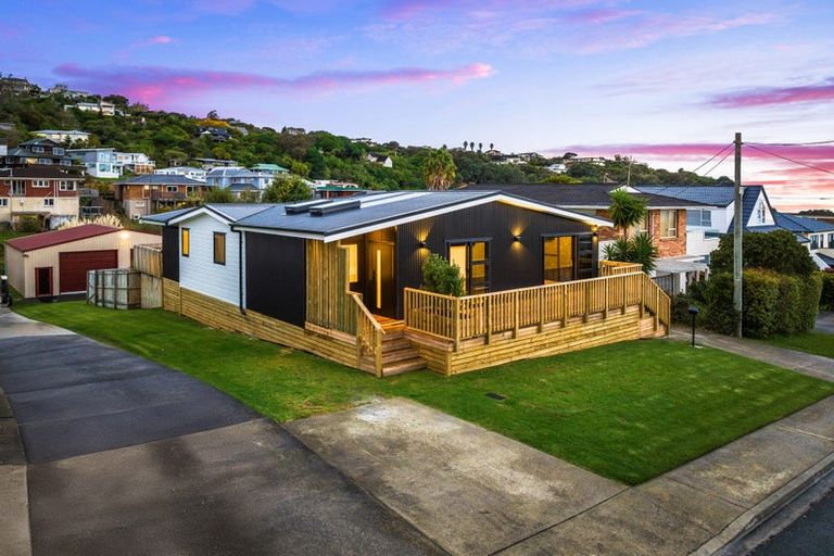 Photo of property in 12 Capitol Road, Matakatia, Whangaparaoa, 0930