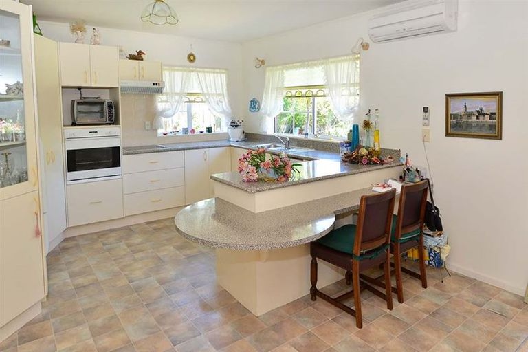 Photo of property in 20 Lakeside Drive, Orewa, 0931