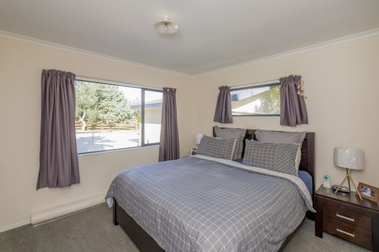 Photo of property in 45 Koputaroa Road, Levin, 5575