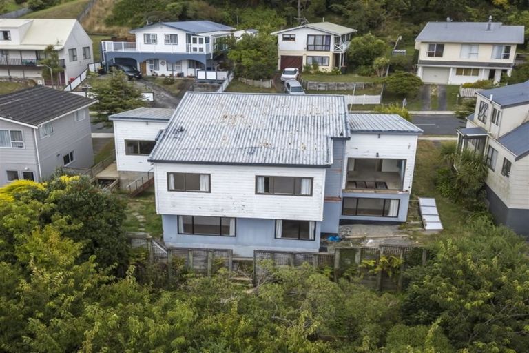Photo of property in 81 Fyvie Avenue, Tawa, Wellington, 5028