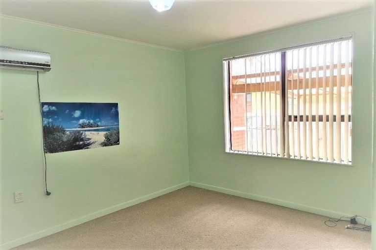 Photo of property in 10 Wallace Road, Mangere Bridge, Auckland, 2022