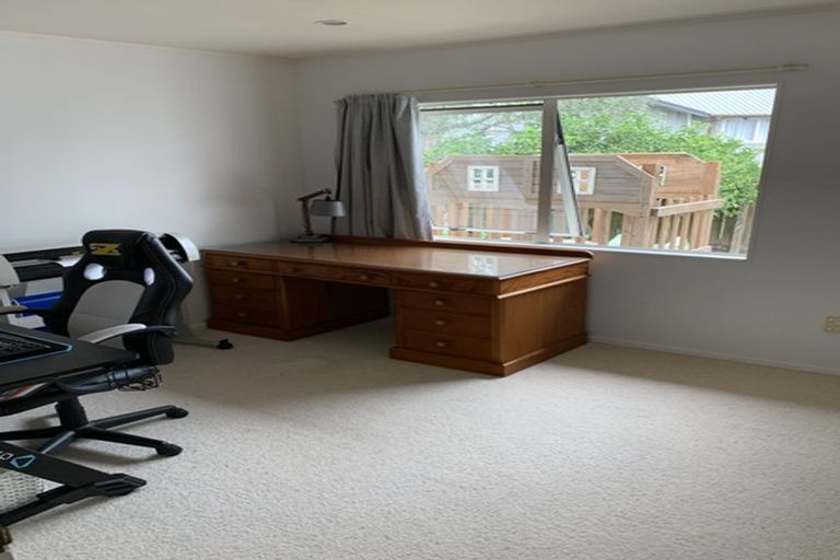 Photo of property in 5 Tokay Place, Huapai, Kumeu, 0810