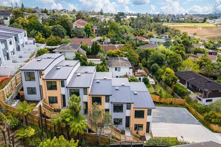 Photo of property in 19d Elmira Place, Browns Bay, Auckland, 0630