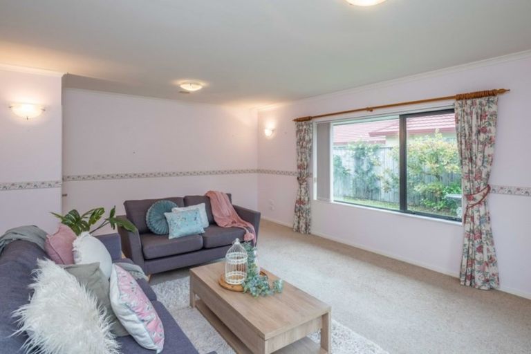 Photo of property in 52 Campion Road, Waikanae Beach, Waikanae, 5036