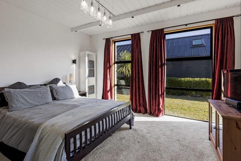 Photo of property in 10 Arran Lane, Jacks Point, Queenstown, 9371