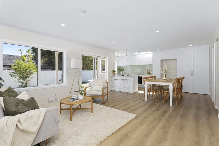 Photo of property in 1/31 Oteha Valley Road, Northcross, Auckland, 0632