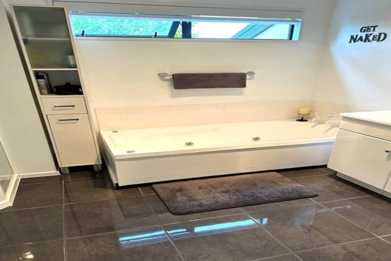 Photo of property in 26a Crofton Road, Harewood, Christchurch, 8051